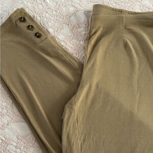 J. Jill Wearever Collection‎ Tan ankle pants buttons on bottoms neutral color